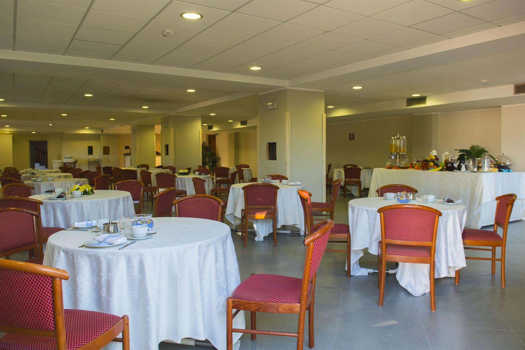 פורטו אמפדוקלה Hotel Dei Pini מראה חיצוני תמונה