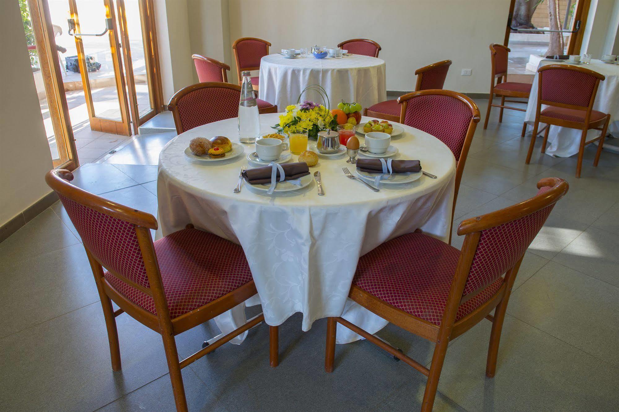 פורטו אמפדוקלה Hotel Dei Pini מראה חיצוני תמונה